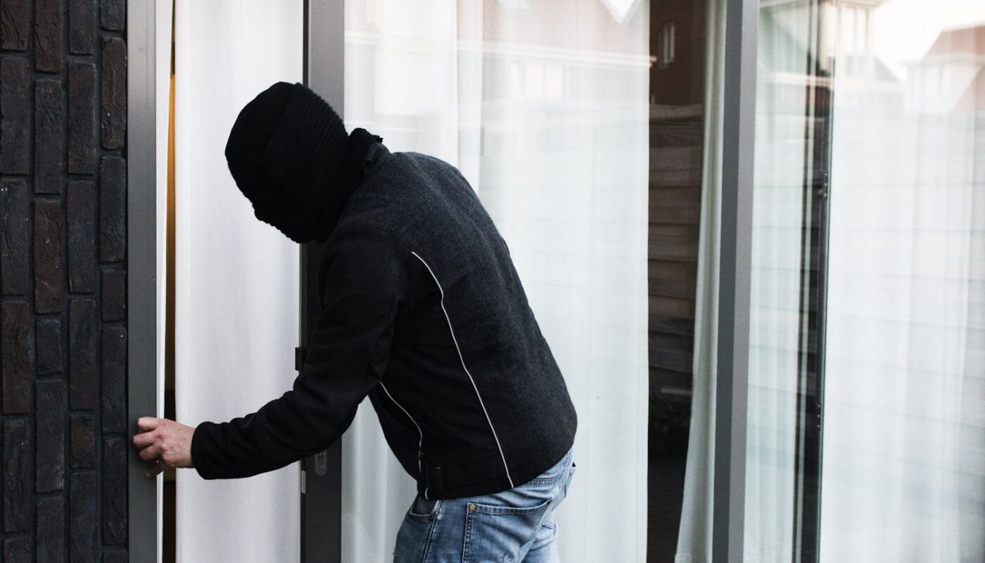 Secret logout codes from thousands of alarm systems can be retrieved due to a software error